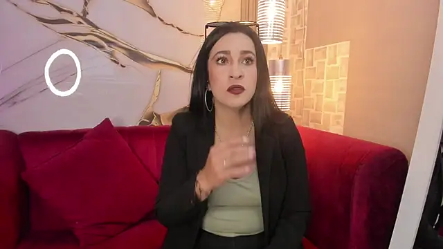 Bella williamss  online show from November 10, 7:35 pm