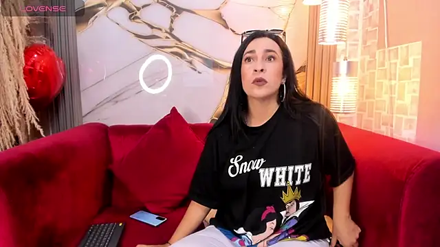 Bella williamss  online show from December 15, 7:40 pm