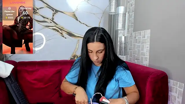 Bella williamss  online show from April 6, 7:48 pm