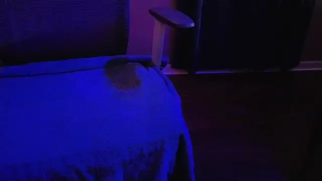 KiPumpdoggo online show from April 15, 1:01 am