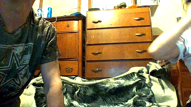 Snapshot of SillyRabbitz chatting on November 15, 8:33 am SillyRabbitz online show from November 15, 8:33 am