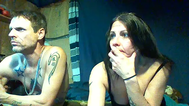 Snapshot of SillyRabbitz chatting on February 9, 6:39 am SillyRabbitz online show from February 9, 6:39 am