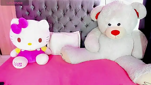 Snapshot of Julie_Lovelyx1 chatting on March 20, 1:15 pm Julie Lovelyx1 online show from March 20, 1:15 pm