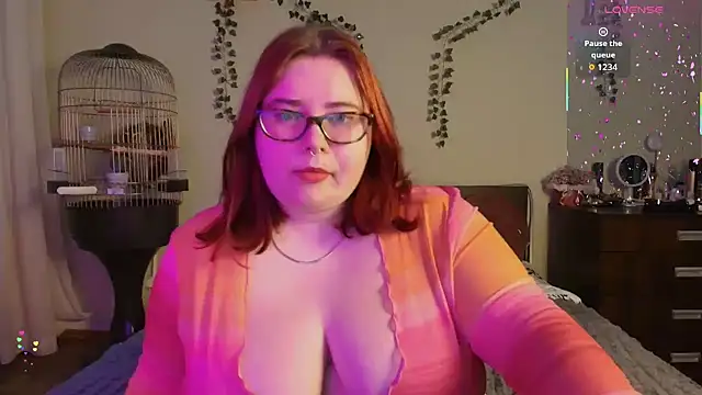 Lily lu one online show from December 17, 2:12 pm