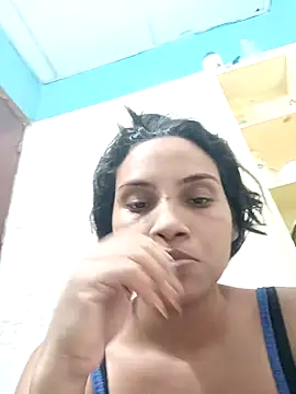Snapshot of Laurabutt chatting on October 14, 2:23 am Laurabutt online show from October 14, 2:23 am