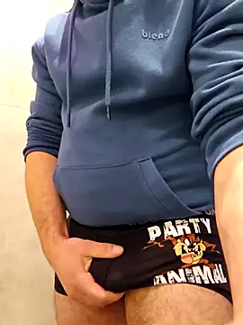 Mpinios online show from April 2, 8:06 pm