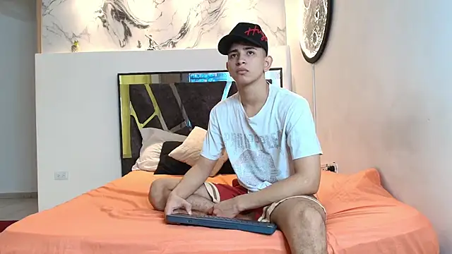 KING OFF BOYS online show from November 12, 1:22 pm