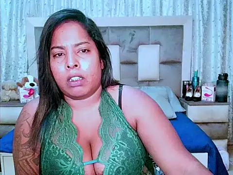 Snapshot of indiantopaz694u chatting on March 12, 3:57 am indiantopaz694u online show from March 12, 3:57 am