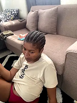 Snapshot of _DollFace_ chatting on January 8, 6:59 am DollFace online show from January 8, 6:59 am