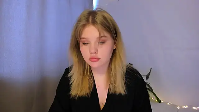 LaseyMoon online show from March 10, 4:17 am