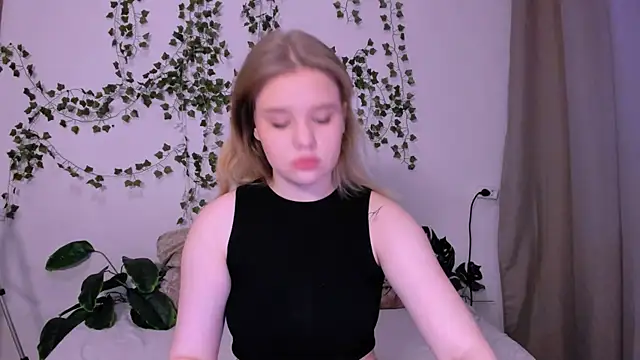 LaseyMoon online show from March 21, 1:02 am