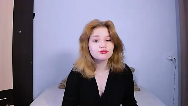 LaseyMoon online show from September 15, 1:38 am