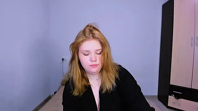 LaseyMoon online show from November 25, 2:44 am