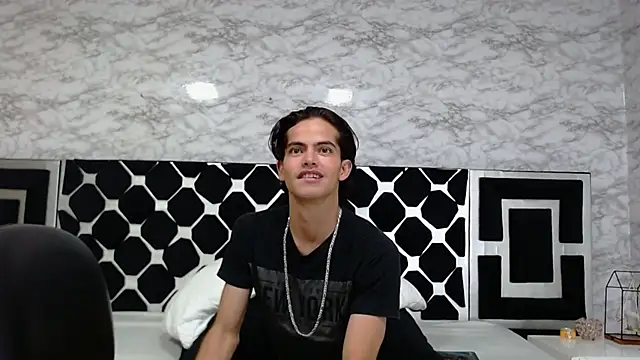 Maximoherrera 16 online show from March 1, 6:35 am