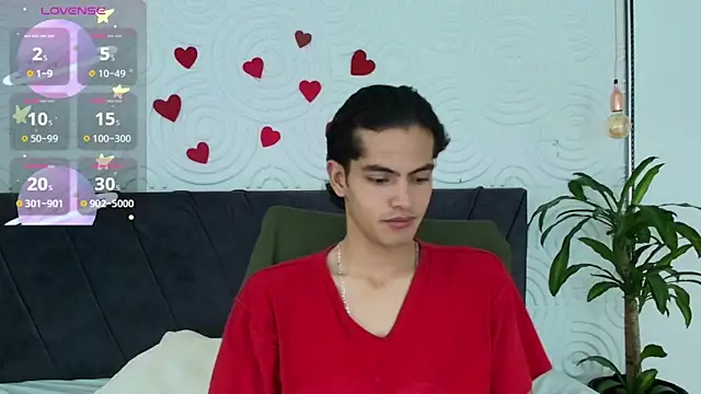 Snapshot of Maximoherrera_16 chatting on April 23, 1:02 pm Maximoherrera 16 online show from April 23, 1:02 pm