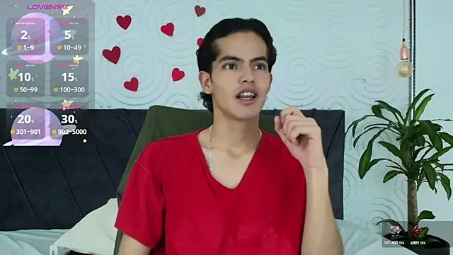 Snapshot of Maximoherrera_16 chatting on April 27, 12:47 pm Maximoherrera 16 online show from April 27, 12:47 pm