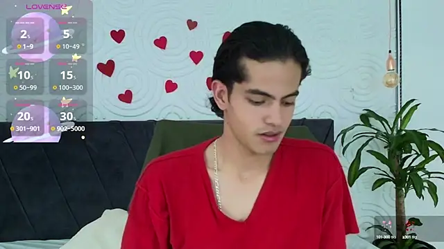 Snapshot of Maximoherrera_16 chatting on April 30, 12:33 pm Maximoherrera 16 online show from April 30, 12:33 pm