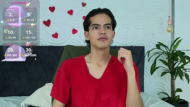 Snapshot of Maximoherrera_16 chatting on May 22, 12:22 pm Maximoherrera 16 online show from May 22, 12:22 pm