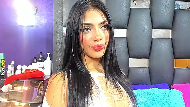 EMYCLARK01 online show from November 26, 4:24 am