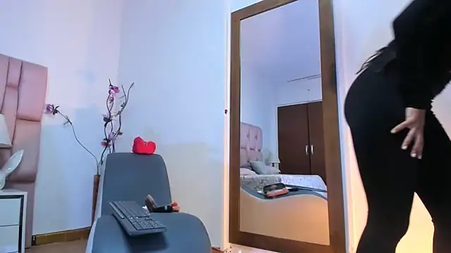 kamii arias online show from March 30, 12:17 pm