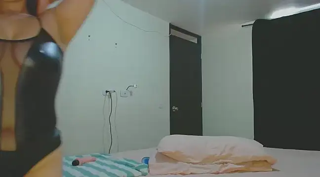 roxanasexy2025 online show from March 16, 4:34 pm