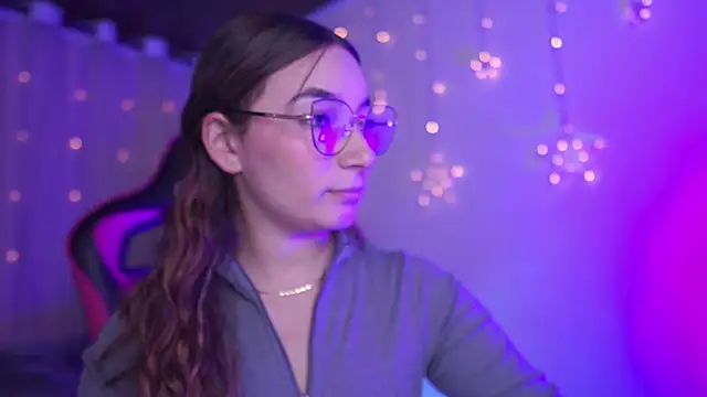 Snapshot of issa_monterrey chatting on November 25, 10:32 pm issa monterrey online show from November 25, 10:32 pm