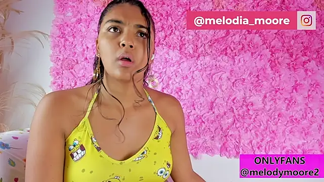 Snapshot of Melodymoore_ chatting on October 12, 10:09 pm Melodymoore online show from October 12, 10:09 pm