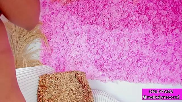 Snapshot of Melodymoore_ chatting on November 13, 10:08 pm Melodymoore online show from November 13, 10:08 pm