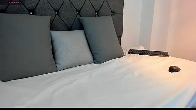 noah johes online show from February 26, 4:47 am