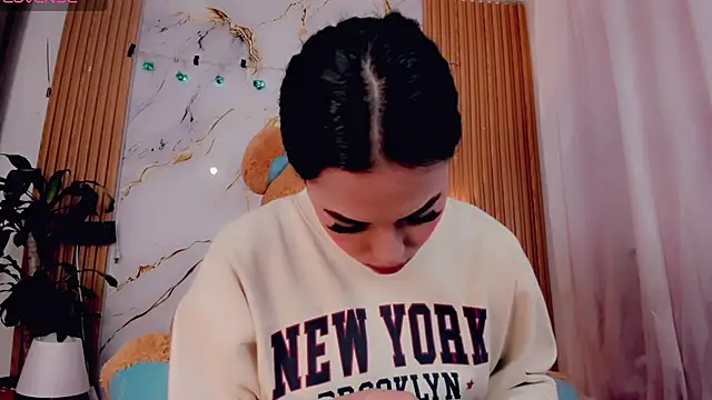 ValeriCardenas online show from April 19, 2:22 am