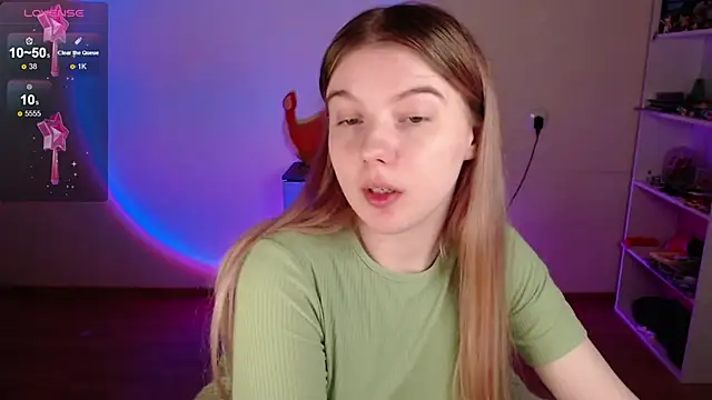 Strawberry juli online show from April 11, 7:45 am