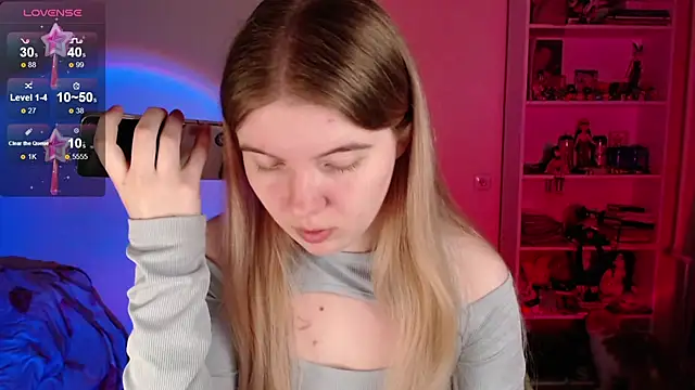 Strawberry juli online show from May 21, 3:57 am