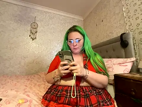 Snapshot of itsonlykjade chatting on October 14, 8:31 pm itsonlykjade online show from October 14, 8:31 pm