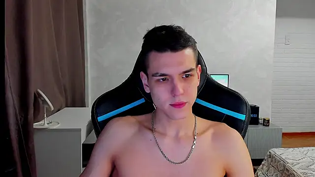 Snapshot of TravisRevas chatting on March 4, 5:34 pm TravisRevas online show from March 4, 5:34 pm