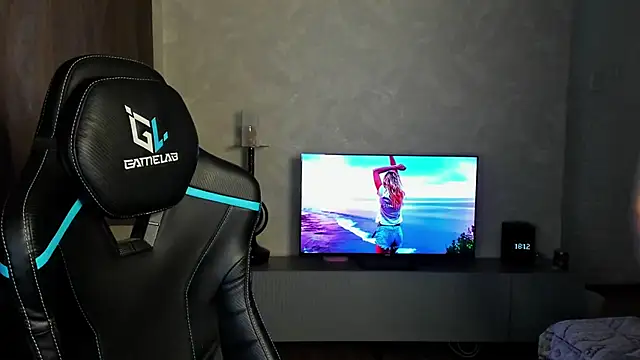 Snapshot of TravisRevas chatting on March 8, 3:13 pm TravisRevas online show from March 8, 3:13 pm