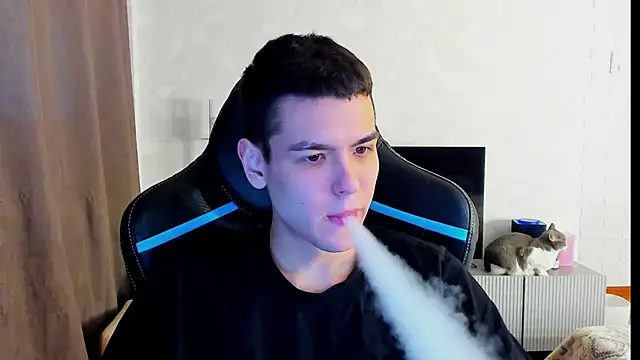 Snapshot of TravisRevas chatting on March 13, 2:12 pm TravisRevas online show from March 13, 2:12 pm