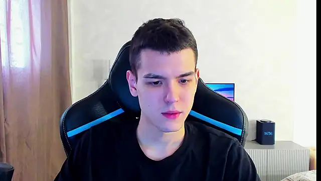 Snapshot of TravisRevas chatting on March 14, 1:57 pm TravisRevas online show from March 14, 1:57 pm