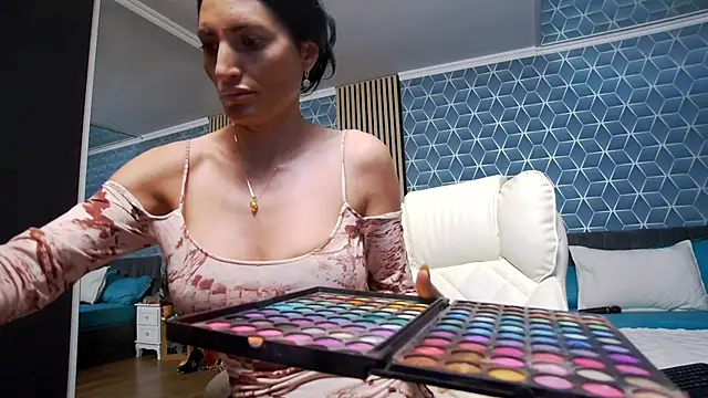 zoeylarkens online show from November 13, 7:35 pm