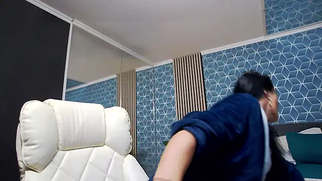 zoeylarkens online show from November 25, 7:36 pm