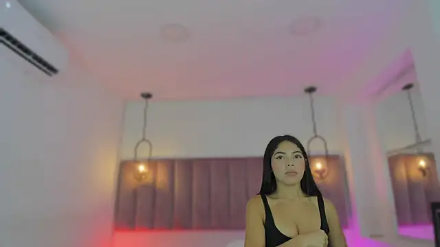 Haily b online show from December 5, 7:43 pm