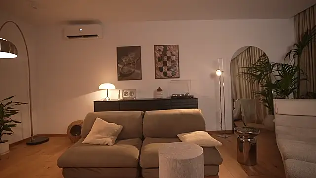 nadia bliss online show from July 18, 8:34 pm