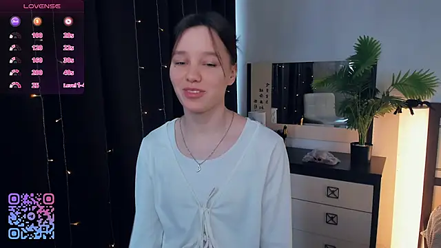 EdinaCordner online show from March 14, 7:15 am