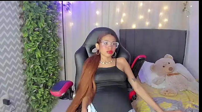 Snapshot of Aida_princess chatting on March 6, 7:47 am Aida princess online show from March 6, 7:47 am