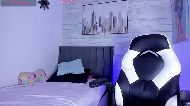 Snapshot of Aida_princess chatting on March 12, 11:33 pm Aida princess online show from March 12, 11:33 pm