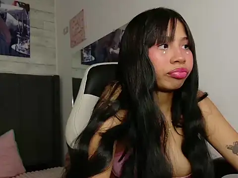 Snapshot of Aida_princess chatting on October 5, 11:02 pm Aida princess online show from October 5, 11:02 pm