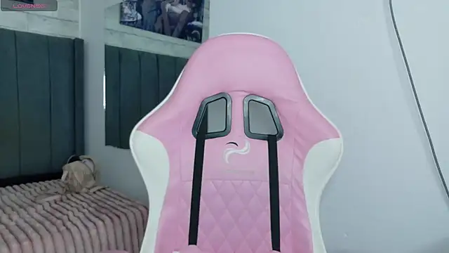 Snapshot of Aida_princess chatting on October 20, 11:16 pm Aida princess online show from October 20, 11:16 pm