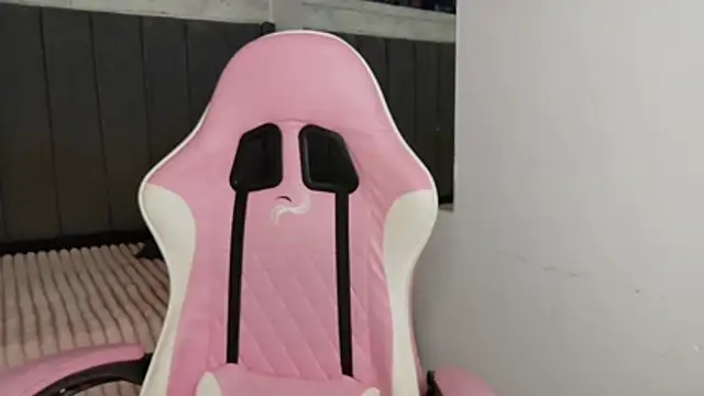 Snapshot of Aida_princess chatting on October 29, 11:28 pm Aida princess online show from October 29, 11:28 pm