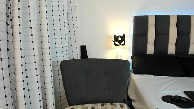 loverisu-coral online show from November 27, 8:55 pm