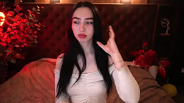 Snapshot of WildKittenX_ chatting on November 13, 6:45 am WildKittenX online show from November 13, 6:45 am