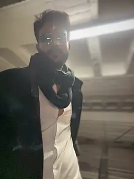 YJeromZCoxk online show from March 11, 4:07 pm